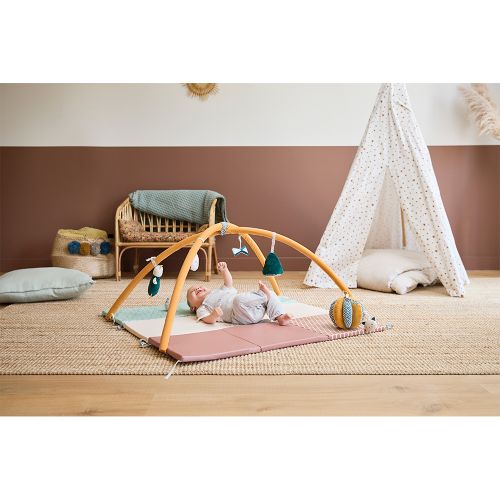 Grow-with-me sensory mat for baby
