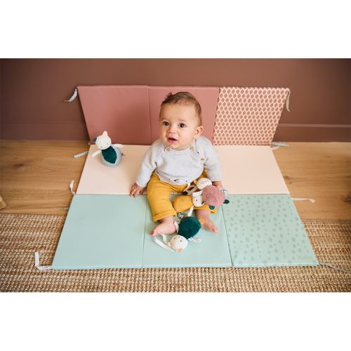 Grow-with-me sensory mat for baby