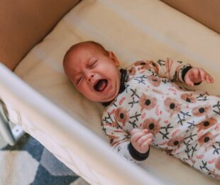 Laisser bébé pleurer - le blog Kaloo