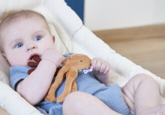 Comment aider bébé à se détendre ? - Le blog KALOO