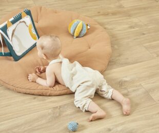 Que mettre dans le coin jeu de bébé ? - Le blog Kaloo